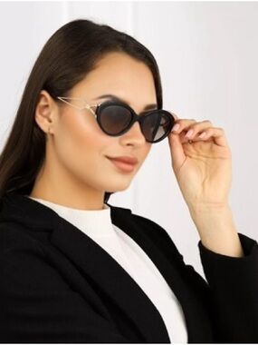 LANVIN MOTHER & CHILD BLACK/SMOKE GRADIENT UNISEX SUNGLASSES LNV618S